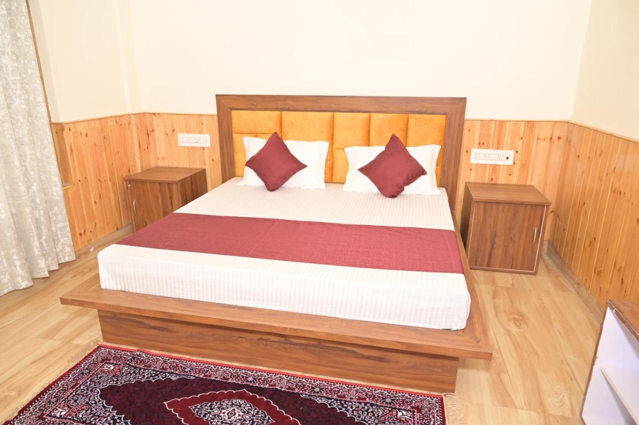 Hotel Royal Galaxy Tirthan Banjar Ngoại thất bức ảnh