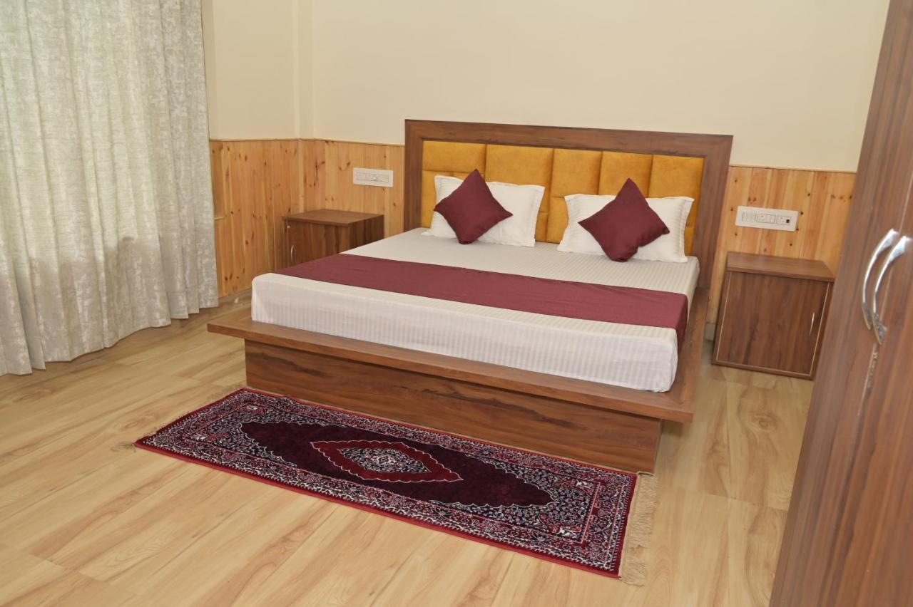 Hotel Royal Galaxy Tirthan Banjar Ngoại thất bức ảnh