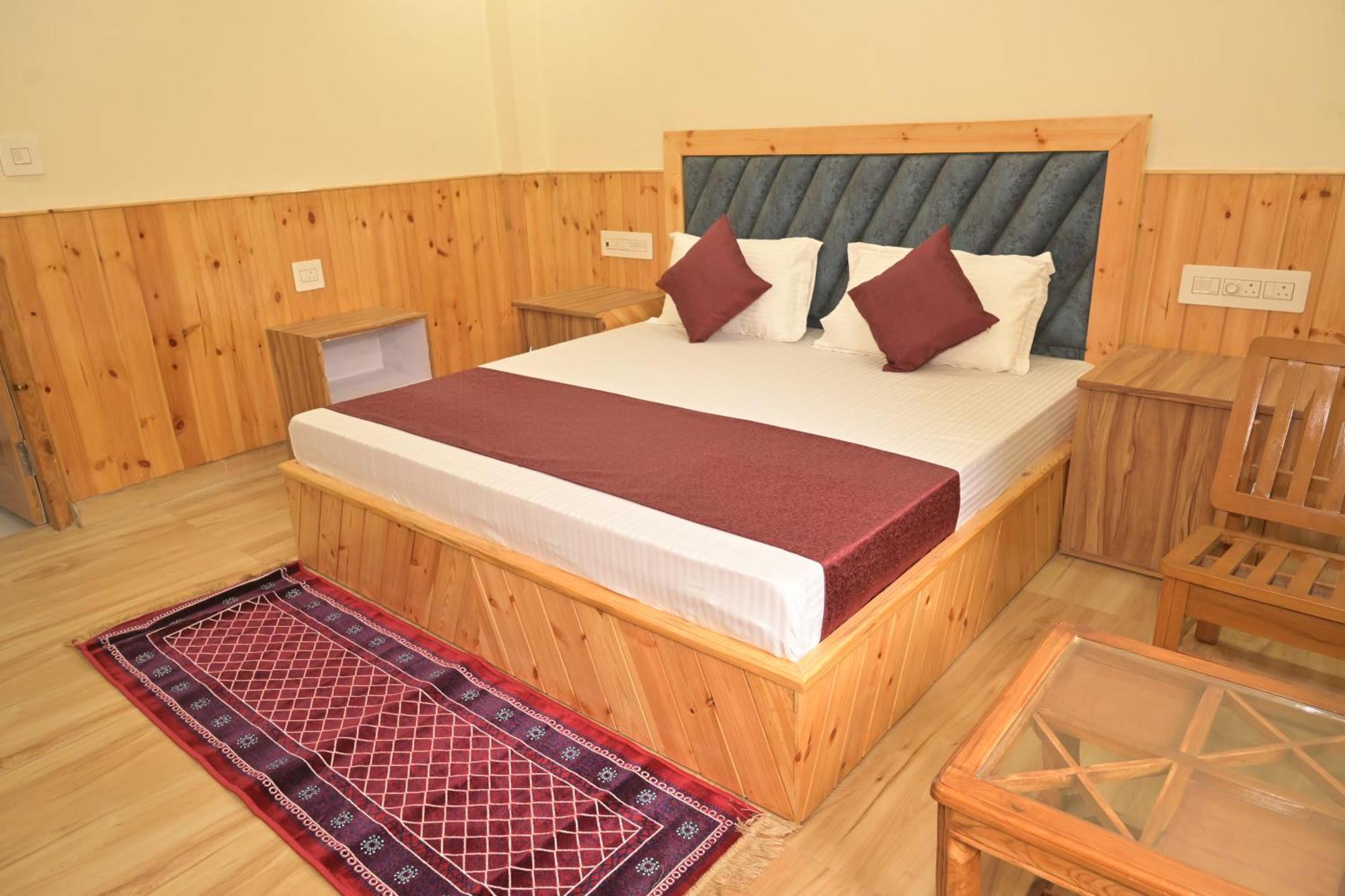 Hotel Royal Galaxy Tirthan Banjar Ngoại thất bức ảnh