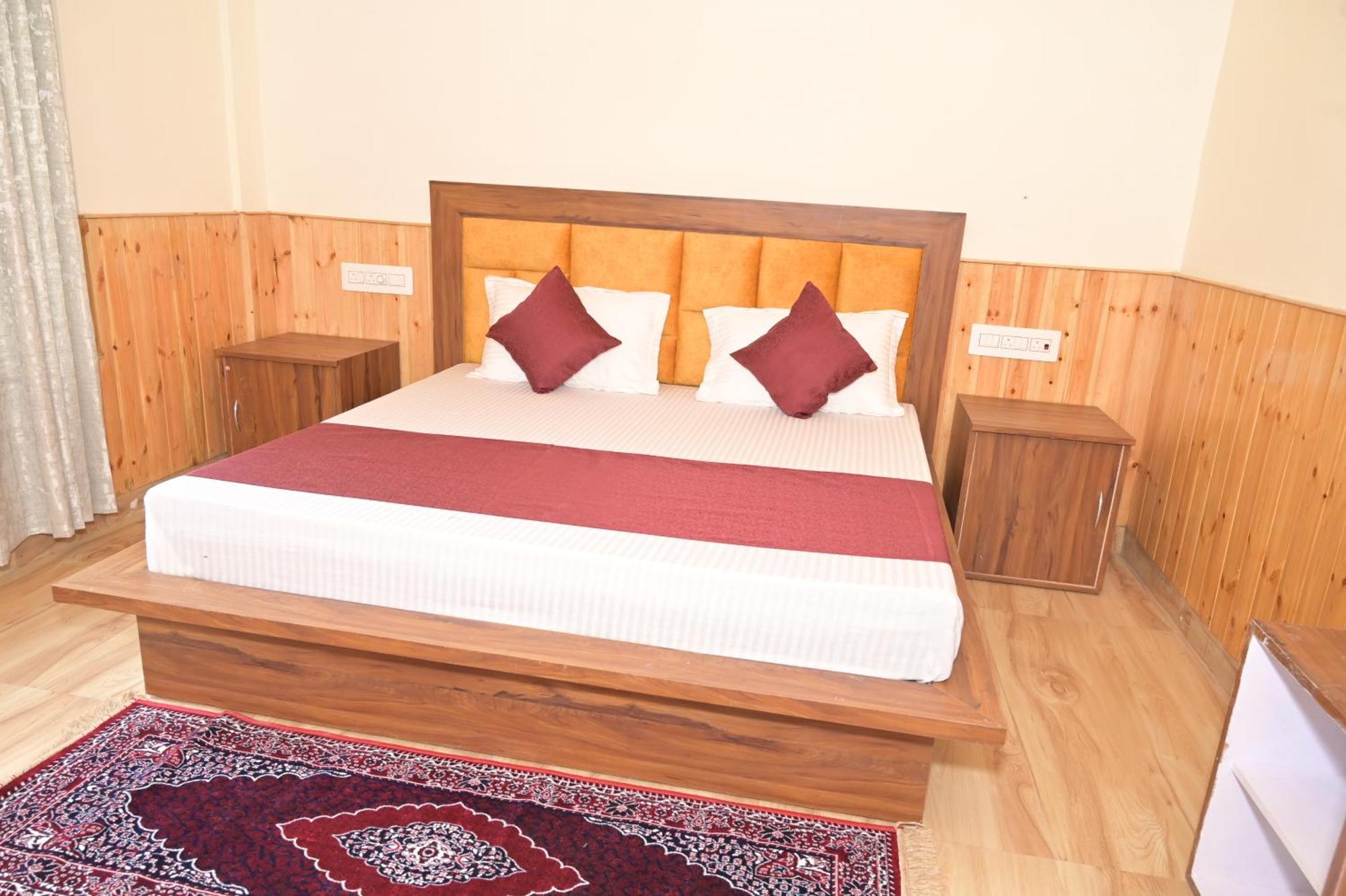 Hotel Royal Galaxy Tirthan Banjar Ngoại thất bức ảnh