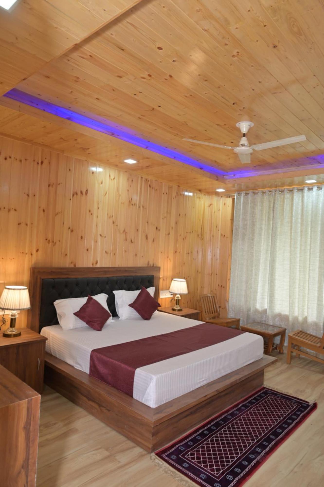 Hotel Royal Galaxy Tirthan Banjar Ngoại thất bức ảnh