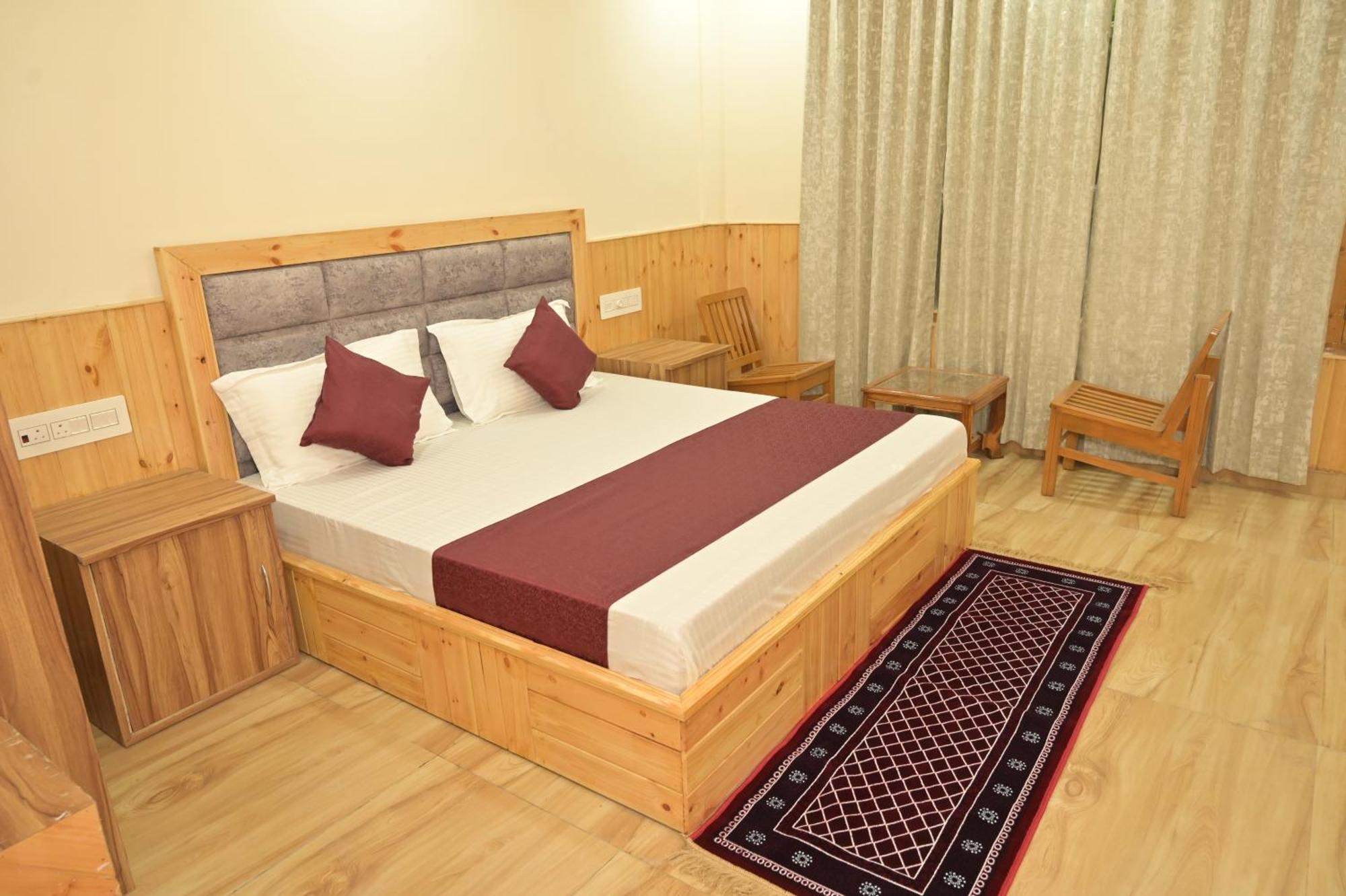 Hotel Royal Galaxy Tirthan Banjar Ngoại thất bức ảnh