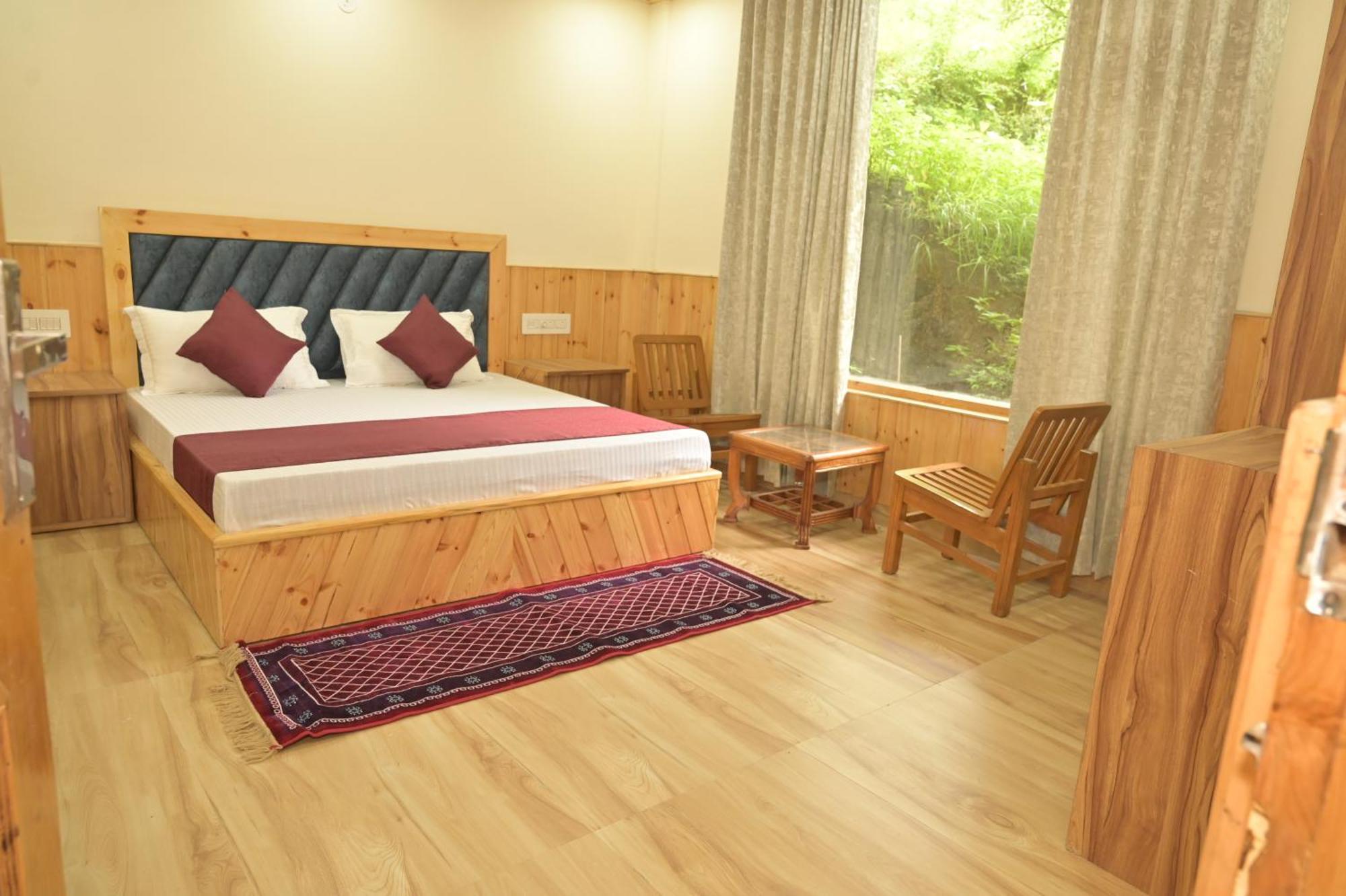 Hotel Royal Galaxy Tirthan Banjar Ngoại thất bức ảnh