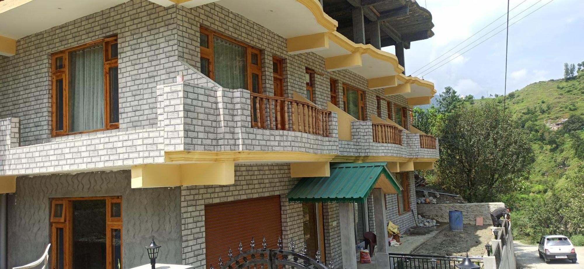 Hotel Royal Galaxy Tirthan Banjar Ngoại thất bức ảnh