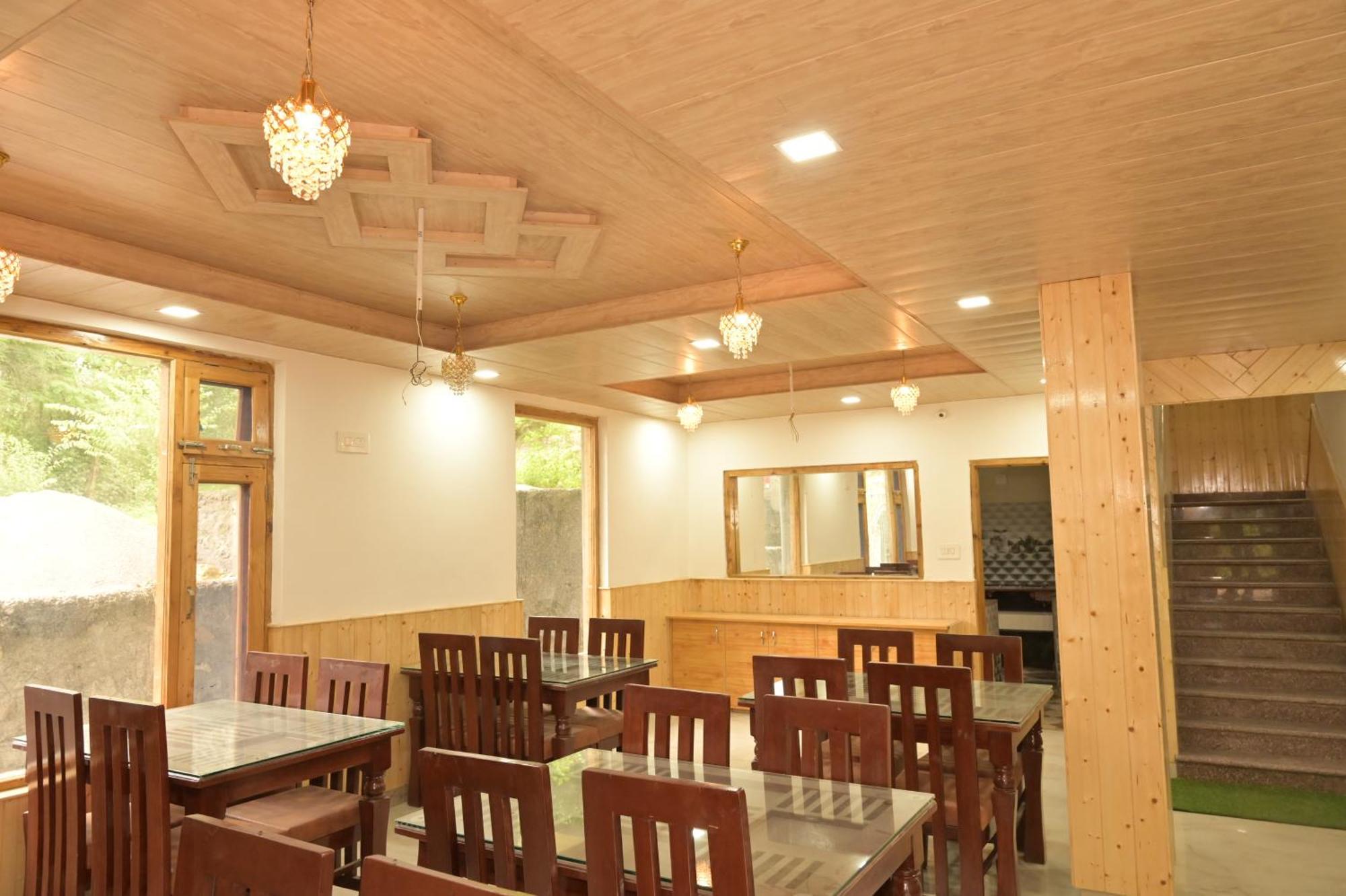 Hotel Royal Galaxy Tirthan Banjar Ngoại thất bức ảnh