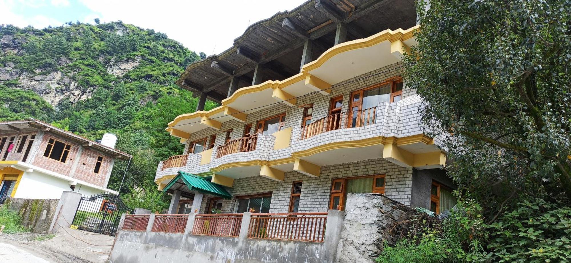 Hotel Royal Galaxy Tirthan Banjar Ngoại thất bức ảnh